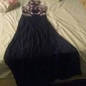 Im selling a dress